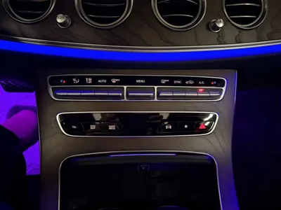 Mercedes-Benz E-Class 2021, 57313 км, за 21127.21 USD - фото 9
