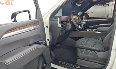 Cadillac Escalade 2025, 6250 км, за 106058.69 USD - фото 10