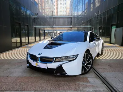 BMW i8 · 2016 год