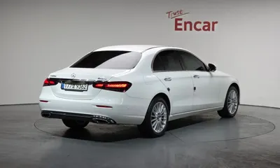 Mercedes-Benz E-Class 2022, 29382 км, за 27615.87 USD