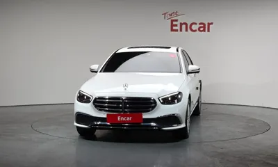 Mercedes-Benz E-Class 2022, 29382 км, за 27615.87 USD