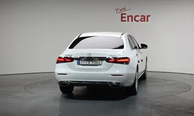 Mercedes-Benz E-Class 2022, 29382 км, за 27615.87 USD