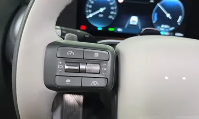Hyundai Ioniq9 2025, 5734 км, за 48772.53 USD - фото 35
