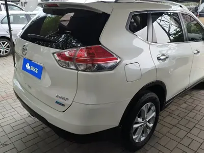 Nissan X-Trail 2015, 145300 км, за 6345.04 USD