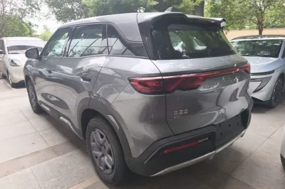 BYD Yuan Up 2025, 100 км, за 12583 USD