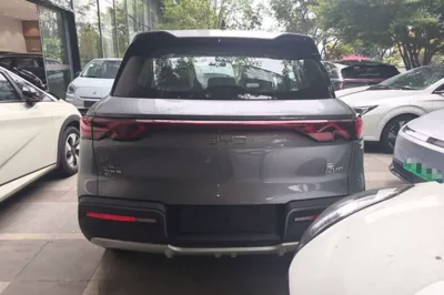 BYD Yuan Up 2025, 100 км, за 12583 USD