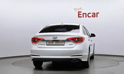 Hyundai Sonata 2015, 57156 км, за 6695.7 USD