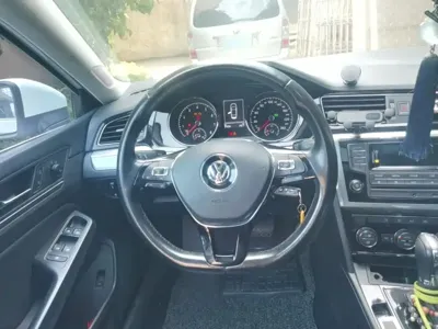Volkswagen Lamando 2015, 91800 км, за 5931.73 USD