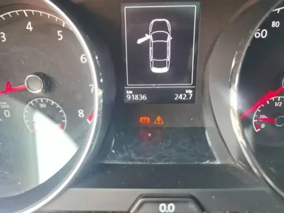 Volkswagen Lamando 2015, 91800 км, за 5931.73 USD
