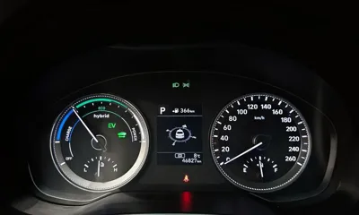 Hyundai Grandeur 2018, 46827 км, за 9780.75 USD - фото 8