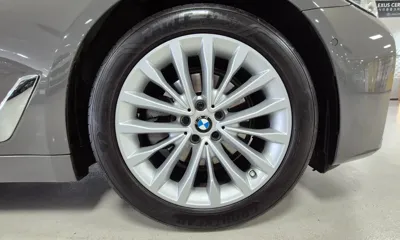 BMW 5-Series 2021, 42105 км, за 21662.07 USD