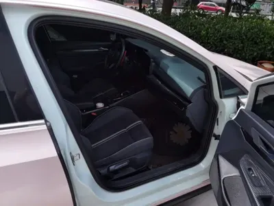 Volkswagen Golf 2021, 70700 км, за 12715.66 USD - фото 22