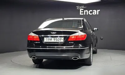 Hyundai Genesis 2008, 104483 км, за 2795.29 USD