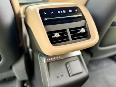 Cadillac Lyriq 2024, 8171 км, за 55789.68 USD - фото 20