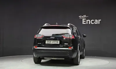 Jeep Cherokee 2019, 105445 км, за 8060.79 USD