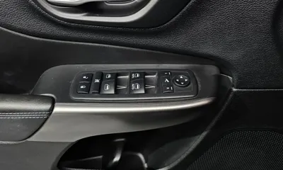 Jeep Cherokee 2019, 105445 км, за 8060.79 USD - фото 19