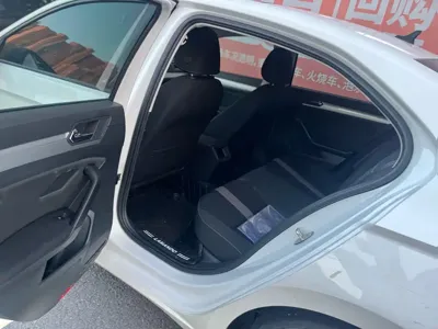 Volkswagen Lamando 2019, 61000 км, за 7125.66 USD
