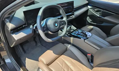 BMW 5-Series 2024, 49843 км, за 28882.76 USD - фото 12
