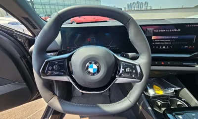 BMW 5-Series 2024, 49843 км, за 28882.76 USD - фото 13