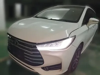 BYD MAX
