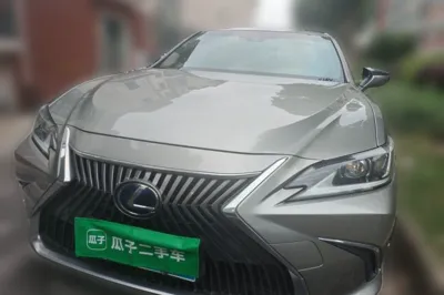 Lexus ES 2018, 110200 км, за 27671 USD