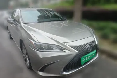 Lexus ES 2018, 110200 км, за 27671 USD