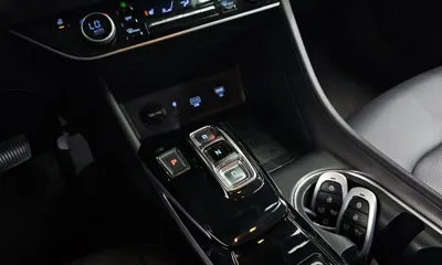 Hyundai Sonata 2020, 79868 км, за 8796.11 USD - фото 9