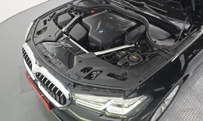 BMW 5-Series 2023, 37280 км, за 22768.69 USD - фото 6