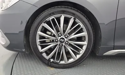 Hyundai Grandeur 2019, 133749 км, за 9780.75 USD