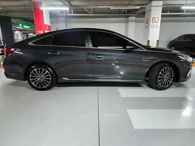 Hyundai Sonata 2018, 163475 км, за 7417.62 USD