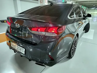 Hyundai Sonata 2018, 163475 км, за 7417.62 USD
