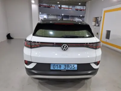 Volkswagen ID.4 2025, 7500 км, за 27019.85 USD