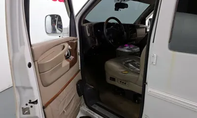 Chevrolet Express Van 2007, 181168 км, за 4269.57 USD - фото 10