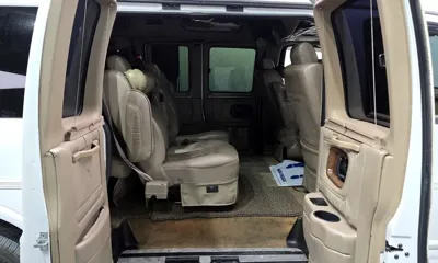 Chevrolet Express Van 2007, 181168 км, за 4269.57 USD - фото 12