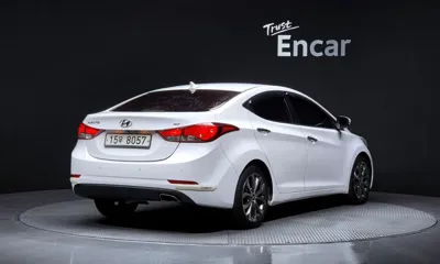 Hyundai Avante 2015, 164725 км, за 2642.38 USD