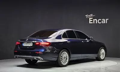 Mercedes-Benz E-Class 2022, 11405 км, за 25945.86 USD