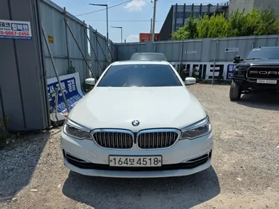 BMW 5-Series · 2018 год