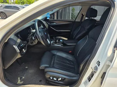 BMW 5-Series 2018, 120381 км, за 13355.06 USD