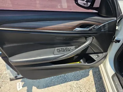BMW 5-Series 2018, 120381 км, за 13355.06 USD