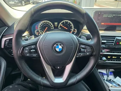 BMW 5-Series 2018, 120381 км, за 13355.06 USD