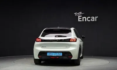 Peugeot 208 2022, 9004 км, за 15622.95 USD