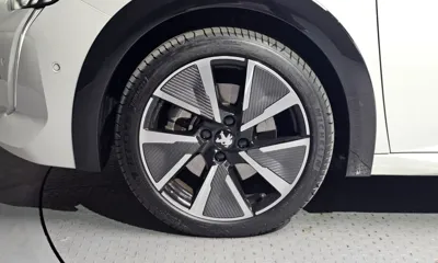 Peugeot 208 2022, 9004 км, за 15622.95 USD