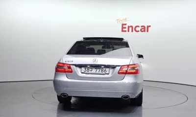 Mercedes-Benz E-Class 2013, 91225 км, за 8125.85 USD