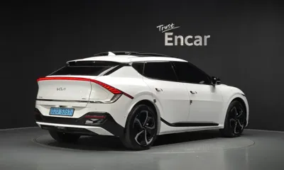 Kia EV6 2023, 65081 км, за 24391.87 USD