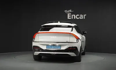 Kia EV6 2023, 65081 км, за 24391.87 USD