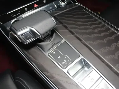 Audi A6L 2025, 25299 км, за 41170.48 USD - фото 12