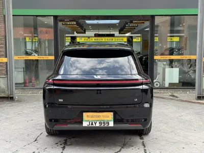 Li Auto Li L8 2023, 59000 км, за 28957.65 USD