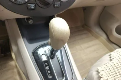 Nissan Tiida 2014, 63200 км, за 6519 USD - фото 11