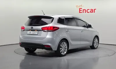 Kia Carens 2016, 101283 км, за 3872.92 USD