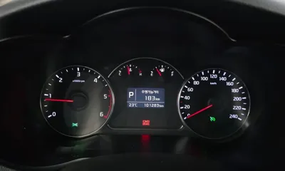 Kia Carens 2016, 101283 км, за 3843.65 USD - фото 8